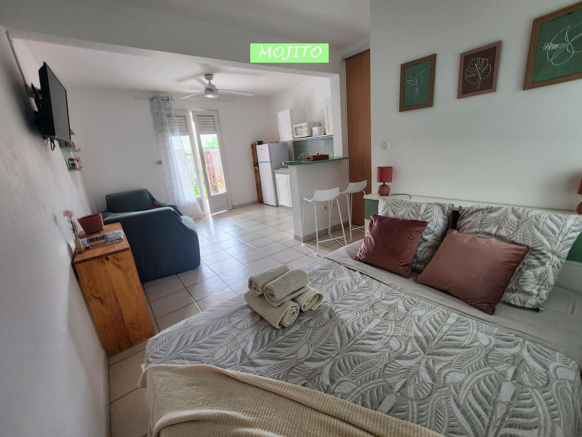 Kozy Kaz - Les Pieds Dans L Eau Apartment ลา ทรินิเต ภายนอก รูปภาพ